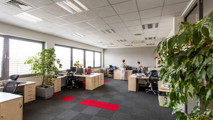 采用飞利浦照明解决方案的波兰 Apator 开放办公室区域