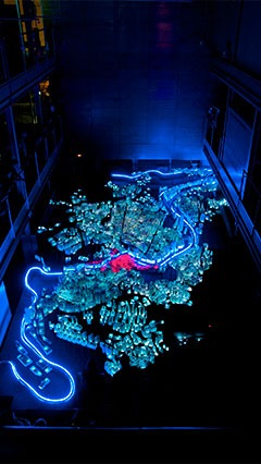 用灯来展示一座城市的演变