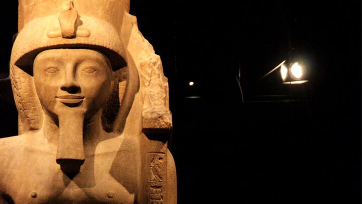 意大利埃及博物馆中采用飞利浦照明的一座雕像