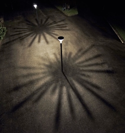 Metronomis LED 灯具打造了不同的地面效果