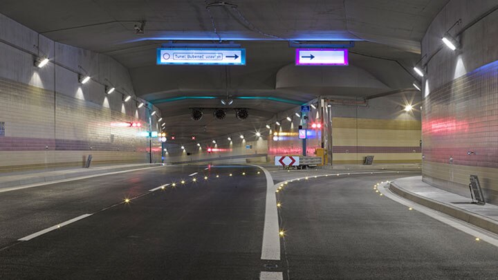 飞利浦照明引导车辆安全驶入索尔塔什隧道