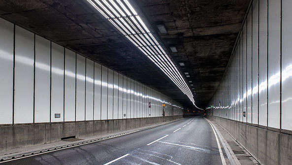 由飞利浦隧道照明照亮的梅尔隧道