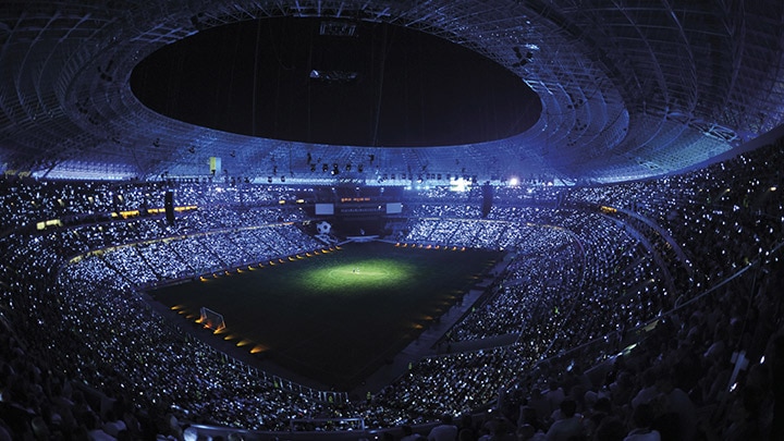 ArenaVision：将外部舞台控制器系统用于体育场馆照明