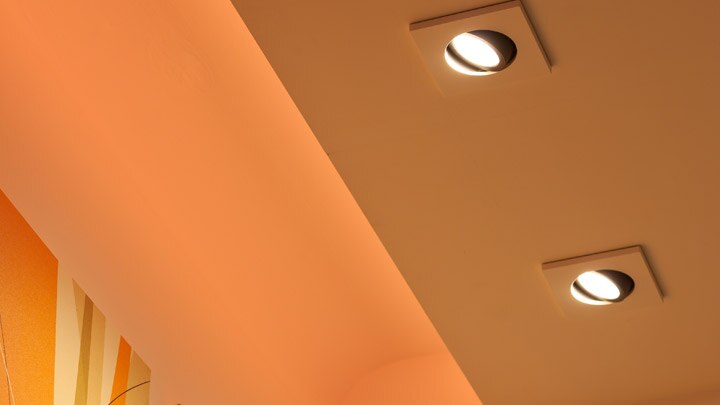 飞利浦照明的 HealWell LED 环境射灯协助护理团队轻松寻路，提升患者体验