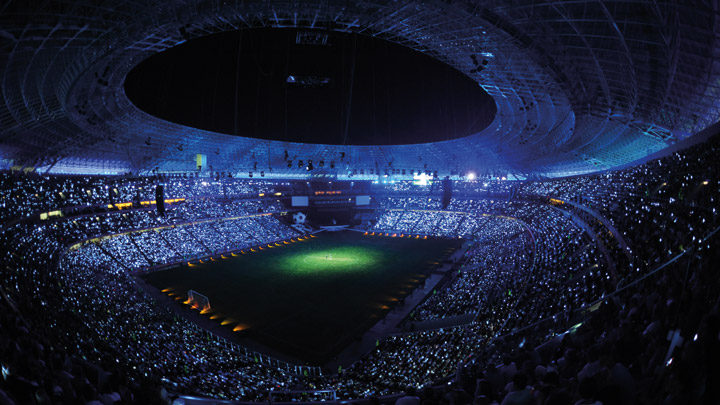 灯光下的足球场 - 体育场馆照明体验