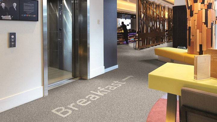 Luminous Carpets 让宾客轻车熟路，顺利穿行 - 改善住客体验