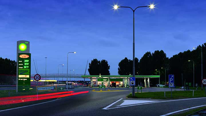 飞利浦照明研发的加油站照明系统有助于改善加油站给顾客留下的第一印象。