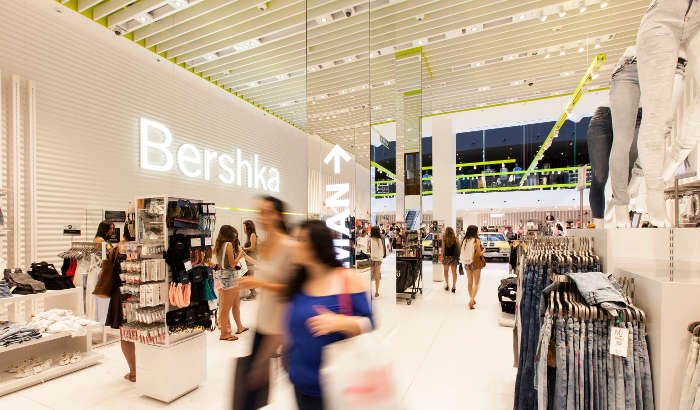 Bershka 展厅灯火通明，空间宽敞，彰显可持续发展理念和环保元素 | Bershka 商店照明