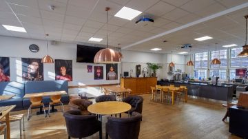 吸顶式 UV-C 上层空气消毒设备